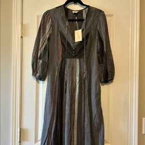 Universal Thread dress. New with tags, size small